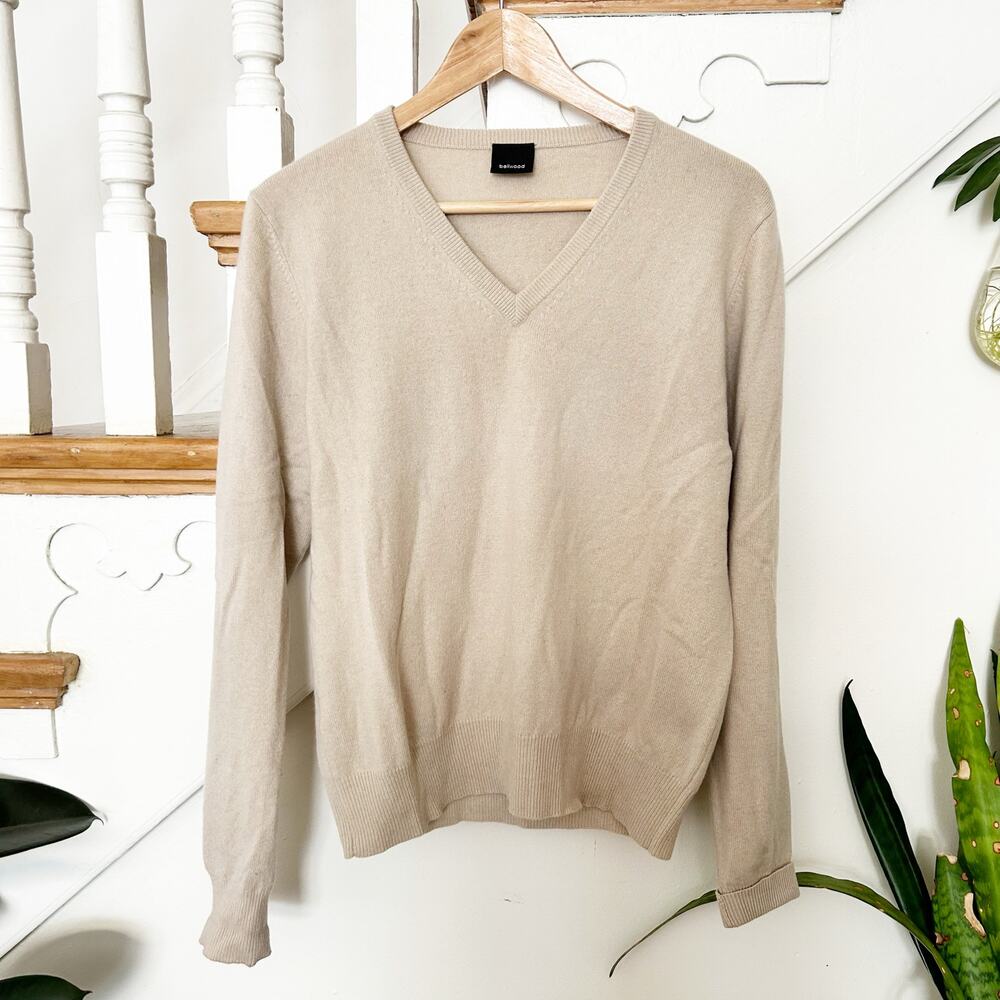 Bellwood Cashmere Beige V-Neckline Sweater Soft Knit Long Sleeve Pullover